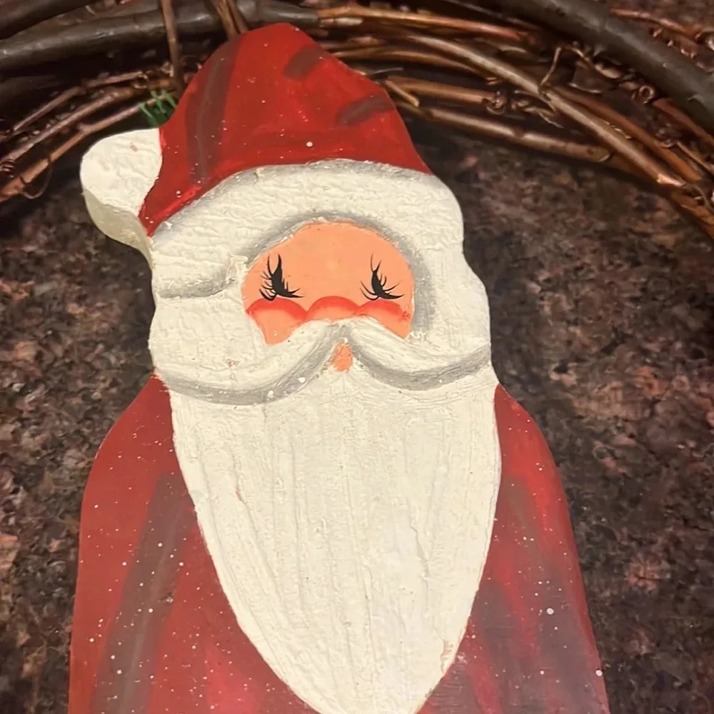 Christmas‎ Wreath Hand-painted Wooden Santa Decoration 13” Pinecones Holly